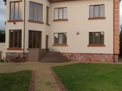 25